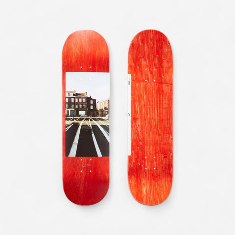 





PLANCHE DE SKATE EN ERABLE DK120 GREETINGS TAILLE 8.5